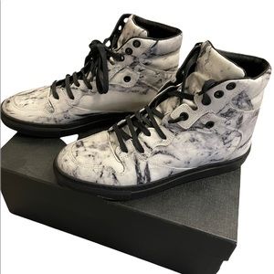 Balenciaga marble sneakers in great condition - only used once.